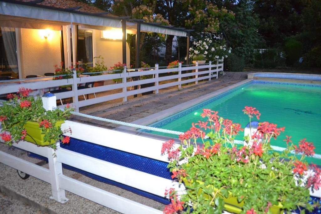 Hotel Restaurant La Braisiere Saint-Romain  エクステリア 写真