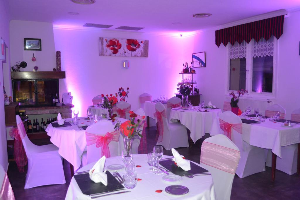 Hotel Restaurant La Braisiere Saint-Romain  エクステリア 写真