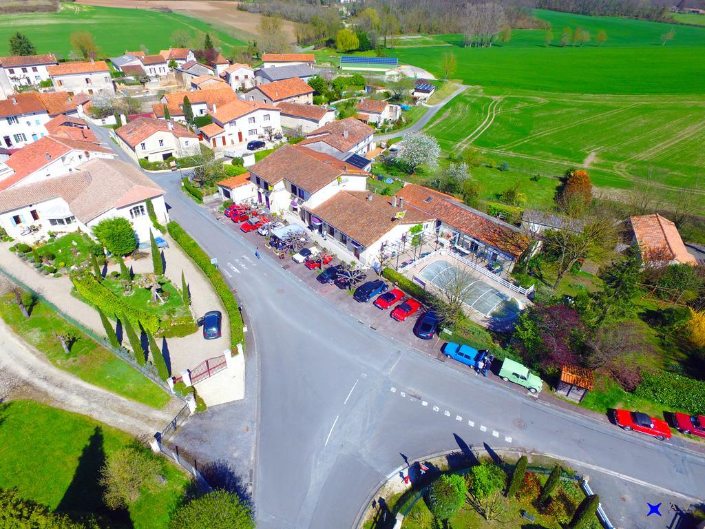 Hotel Restaurant La Braisiere Saint-Romain  エクステリア 写真