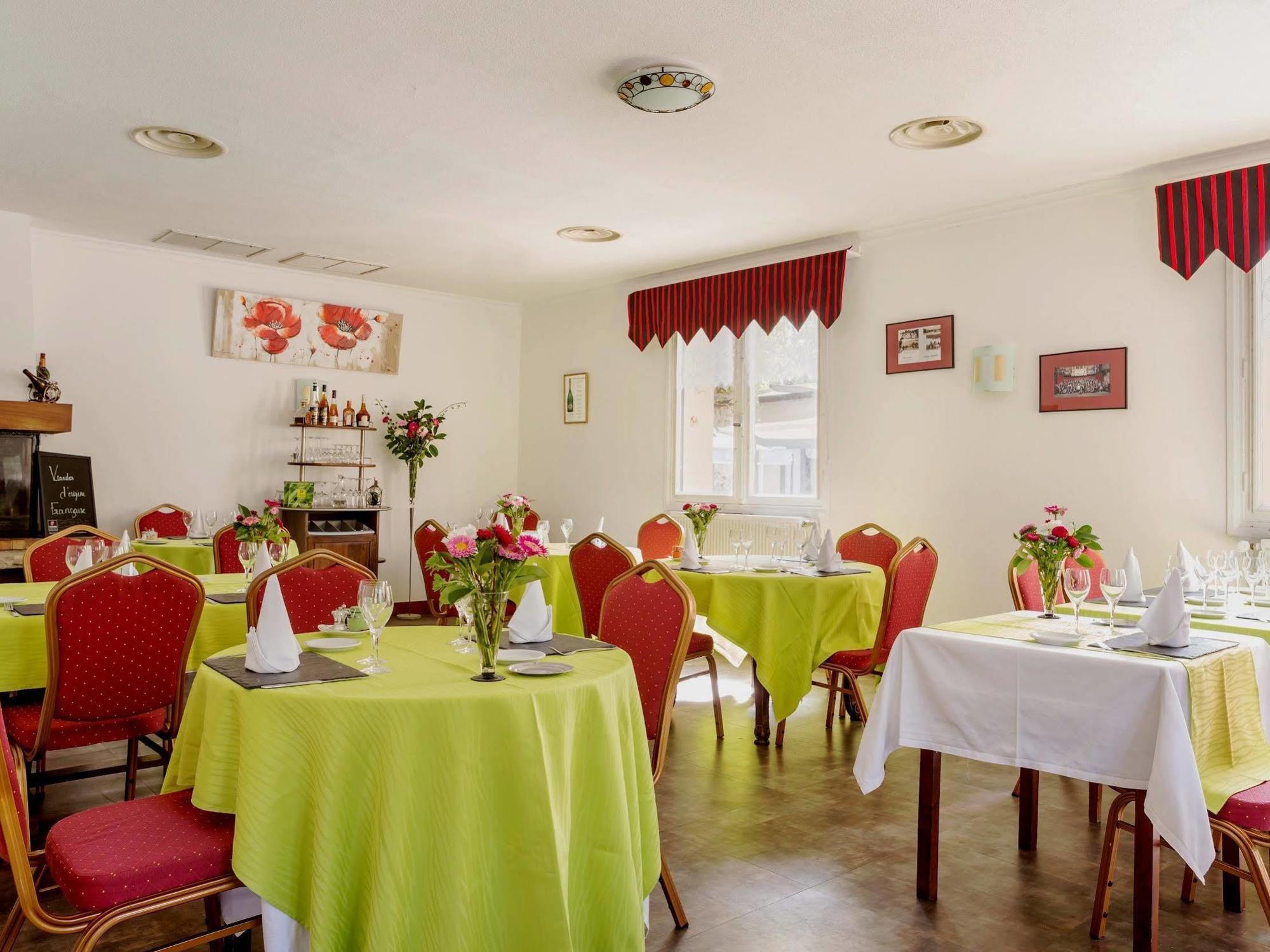 Hotel Restaurant La Braisiere Saint-Romain  エクステリア 写真