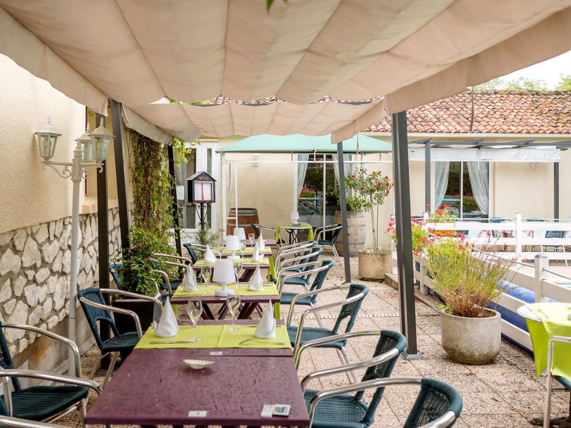 Hotel Restaurant La Braisiere Saint-Romain  エクステリア 写真